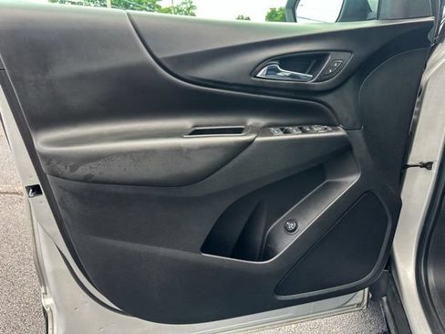 Used 2018 Chevrolet Equinox LT FWD image 14