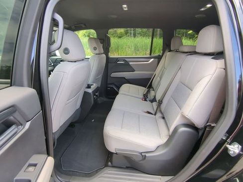 New 2025 GMC Acadia Elevation image 38