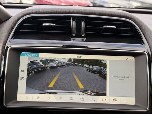 Used 2018 Jaguar F-PACE Prestige image 23