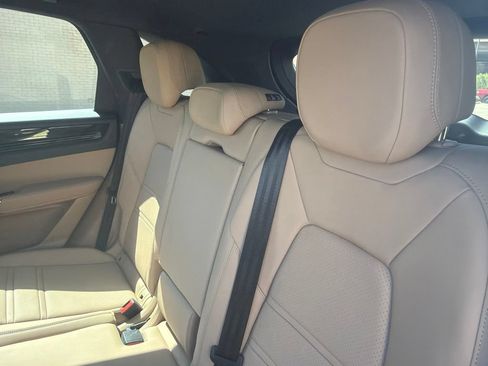 Used 2021 Porsche Cayenne AWD/4WD image 23