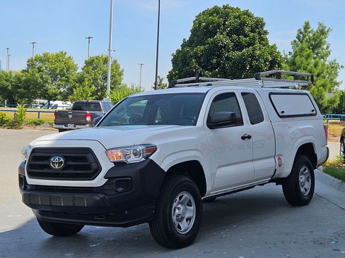 Used 2023 Toyota Tacoma SR RWD image 3