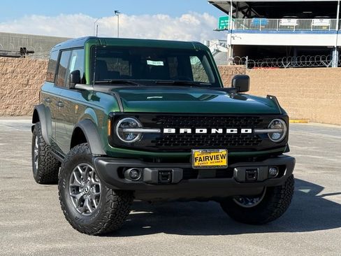 New 2025 Ford Bronco Badlands w/ Black Appearance Package image 2