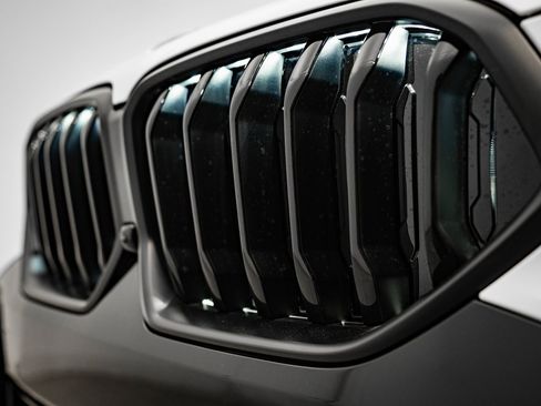 New 2026 BMW X6 xDrive40i w/ Climate Comfort Package image 21