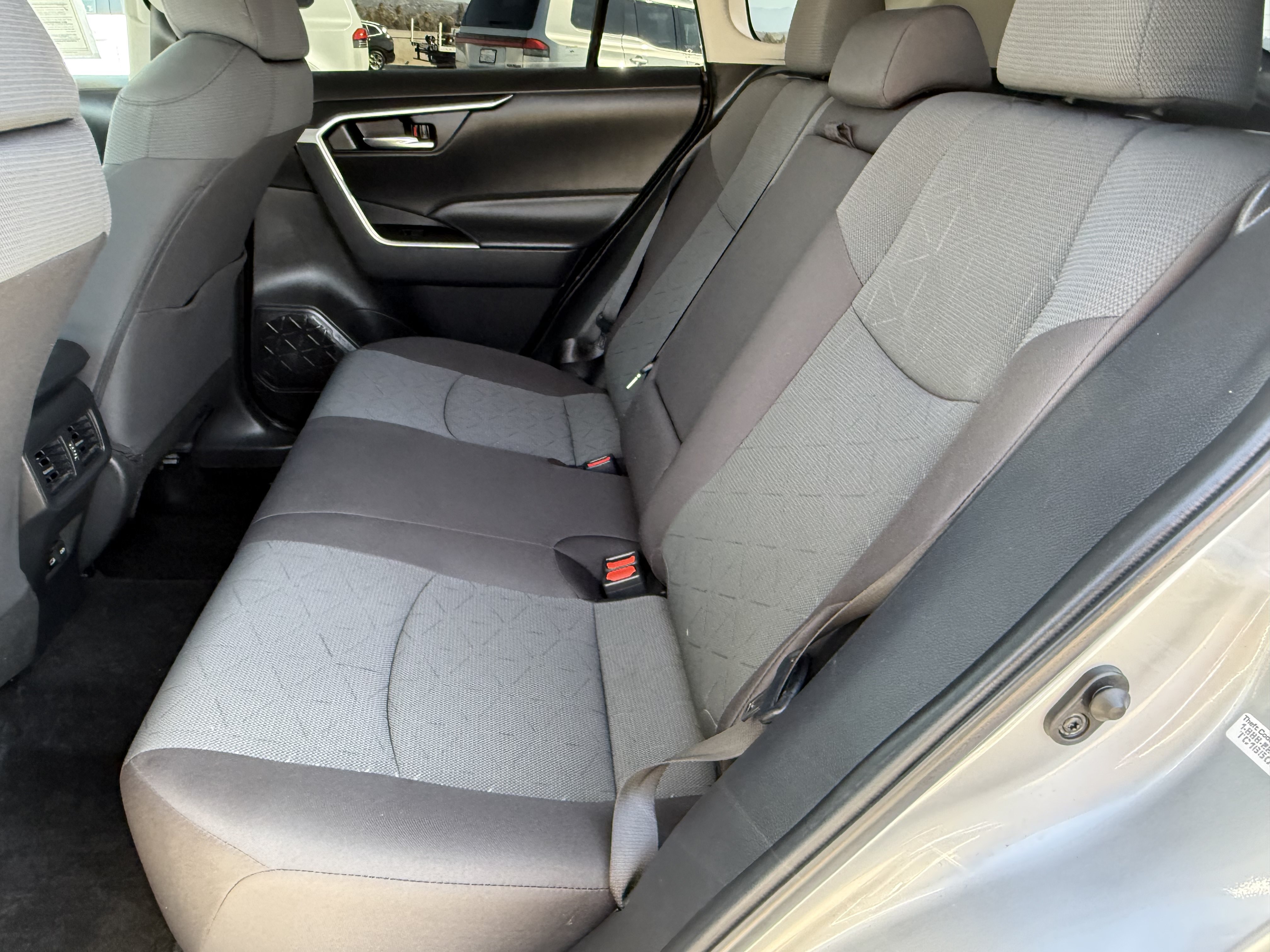 Used 2024 Toyota RAV4 XLE FWD image 29