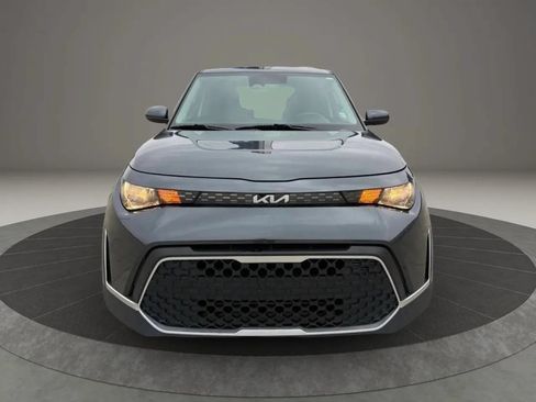 Used 2024 Kia Soul LX w/ Option Group 015 FWD image 2