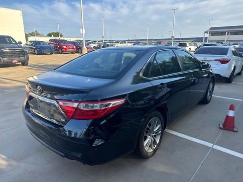Used 2015 Toyota Camry SE FWD image 3