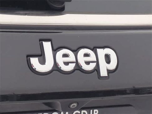 Used 2022 Jeep Compass Sport image 11