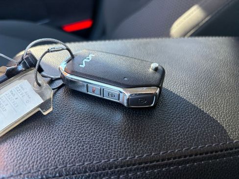 Used 2025 Kia Sportage LX image 21