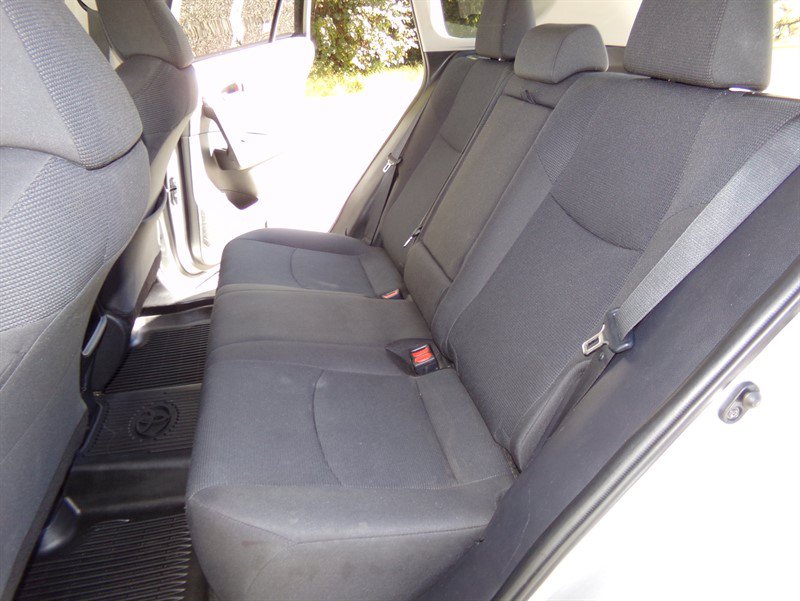 Used 2021 Toyota RAV4 LE AWD/4WD image 18