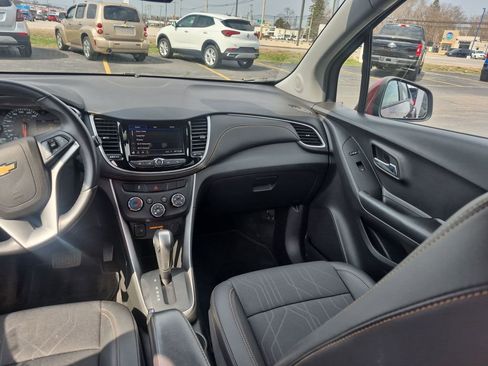 Used 2022 Chevrolet Trax LT w/ LT Convenience Package AWD/4WD image 10