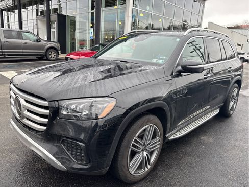 Used 2024 Mercedes-Benz GLS 450 4MATIC image 1