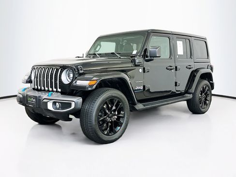 Used 2023 Jeep Wrangler Sahara image 3