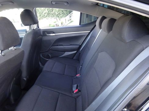 Used 2019 Hyundai Elantra SE w/ Cargo Package FWD image 19