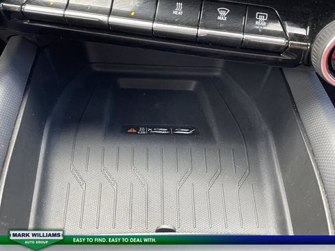 Used 2025 Chevrolet Equinox EV RS image 21