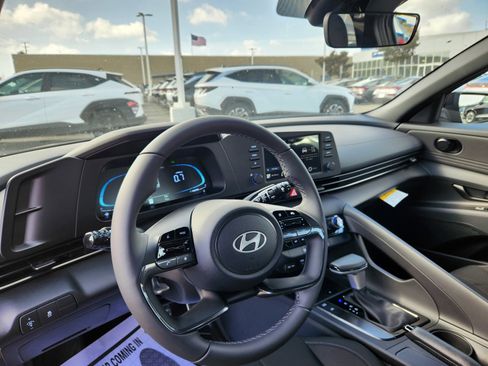 New 2025 Hyundai Elantra Sport image 22