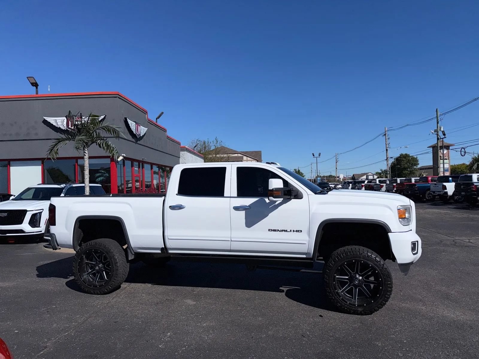 Used 2016 GMC Sierra 2500 Denali w/ Duramax Plus Package AWD/4WD image 8