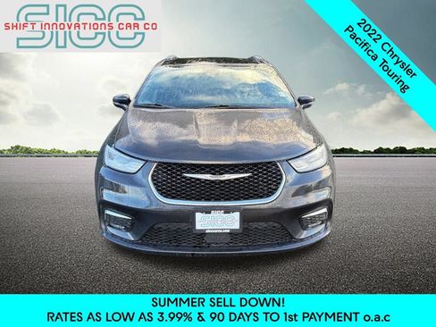 Used 2022 Chrysler Pacifica Touring FWD image 2
