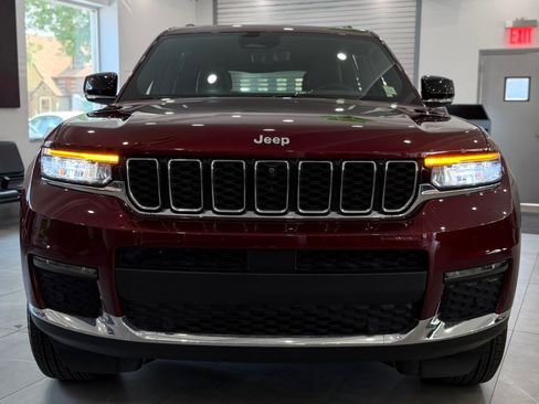 Used 2025 Jeep Grand Cherokee L Limited w/ Luxury Tech Group II AWD/4WD image 2