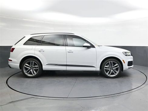 Used 2018 Audi Q7 3.0T Prestige image 3