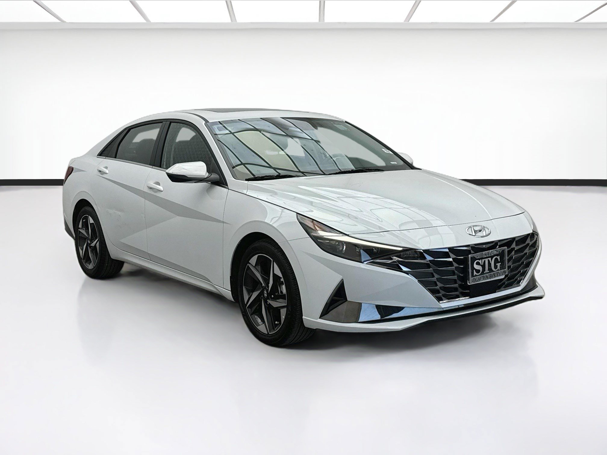 Used 2021 Hyundai Elantra Limited FWD image 3