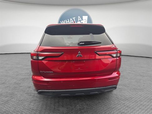 Used 2022 Mitsubishi Outlander ES image 4