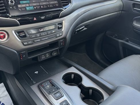 Certified 2025 Honda Ridgeline RTL image 27