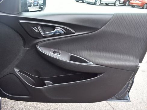 Used 2020 Chevrolet Malibu LT image 40