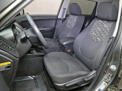 Used 2011 Kia Soul + image 2