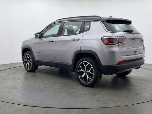 Used 2025 Jeep Compass Limited AWD/4WD image 6