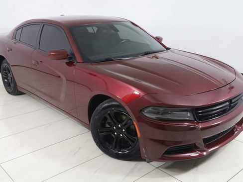 Used 2019 Dodge Charger SXT image 14
