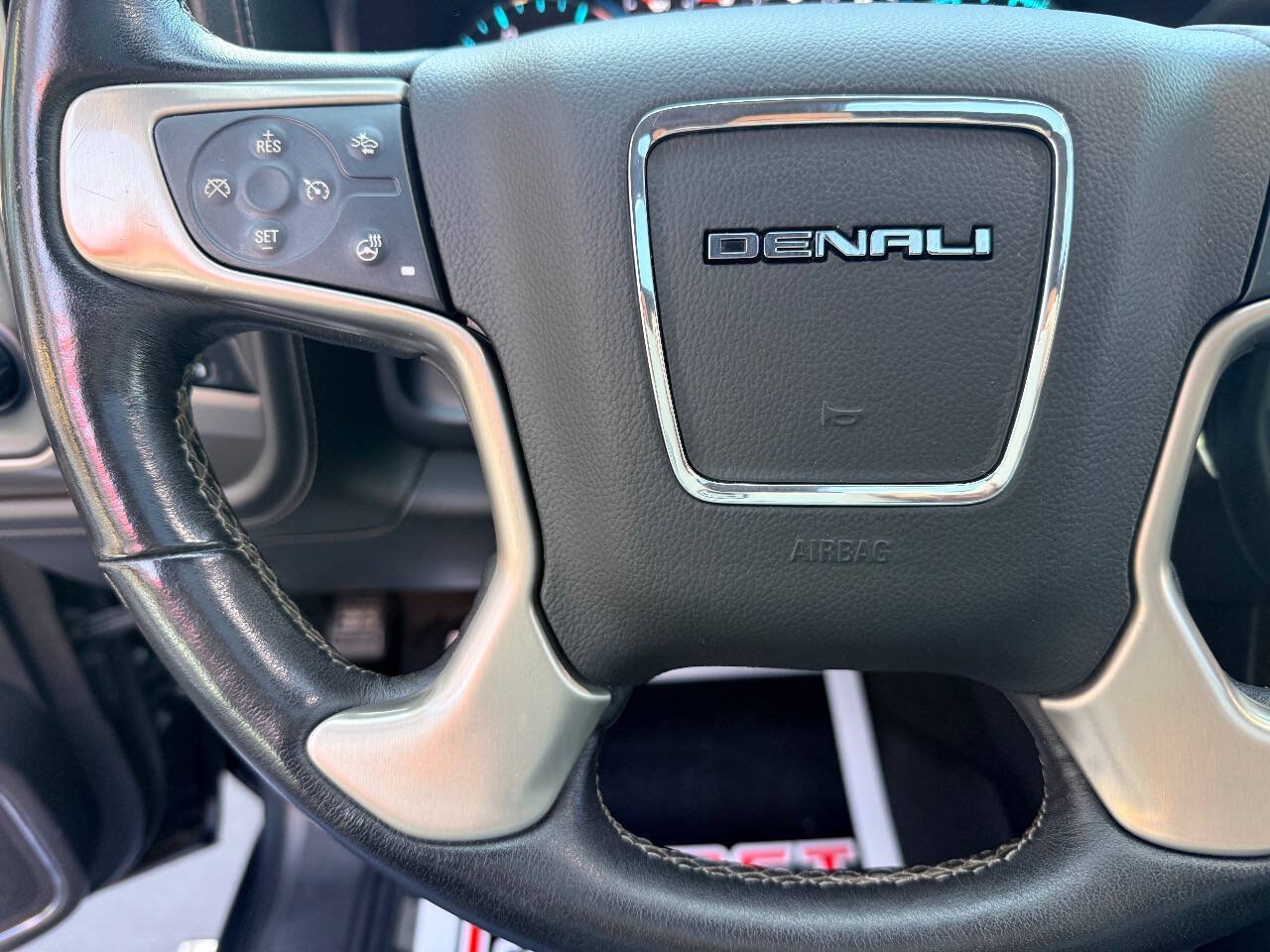 Used 2018 GMC Sierra 2500 Denali w/ Duramax Plus Package AWD/4WD image 24