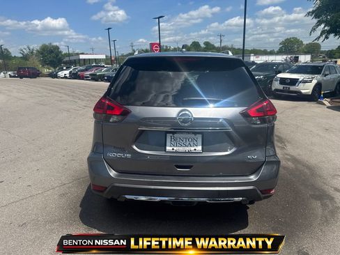 Used 2018 Nissan Rogue SV w/ Premium Package image 7