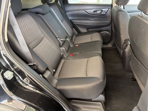 Used 2018 Nissan Rogue SV w/ Premium Package AWD/4WD image 29