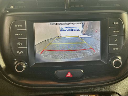 Used 2021 Kia Soul LX FWD image 13