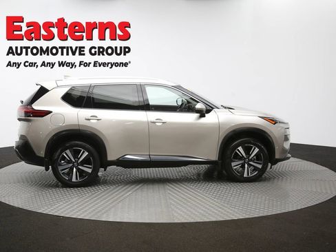 Used 2022 Nissan Rogue SL w/ SL Premium Package image 60