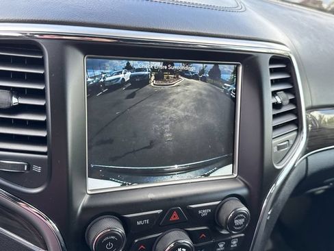 Used 2018 Jeep Grand Cherokee Overland AWD/4WD image 35