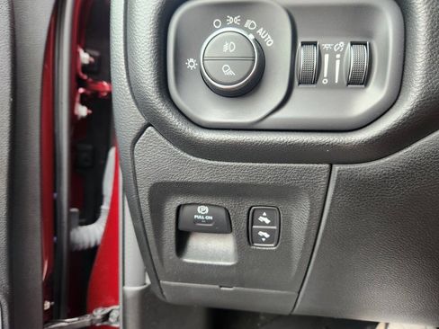 Used 2023 RAM 1500 Laramie AWD/4WD image 30