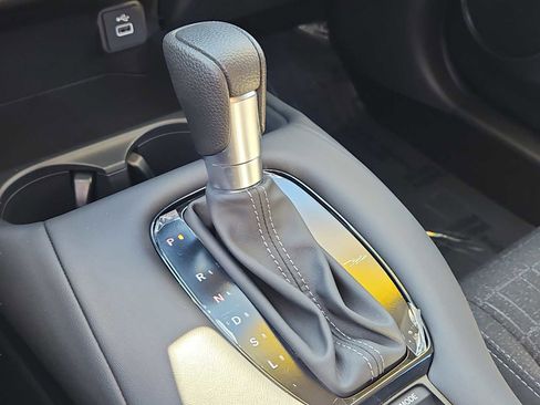 Certified 2025 Honda HR-V LX image 16