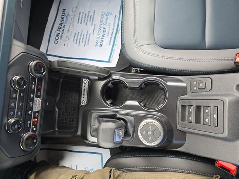 Used 2024 Ford Bronco Outer Banks image 21