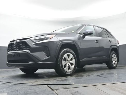 Used 2023 Toyota RAV4 LE image 31