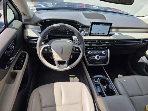 Certified 2022 Lincoln Corsair FWD w/ Equipment Group 101A image 6