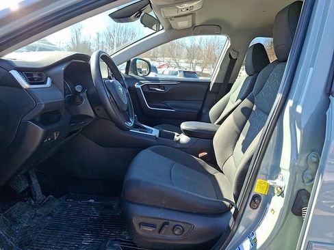 Used 2022 Toyota RAV4 XLE AWD/4WD image 12