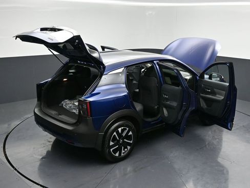 New 2026 Nissan Kicks SV AWD/4WD image 31