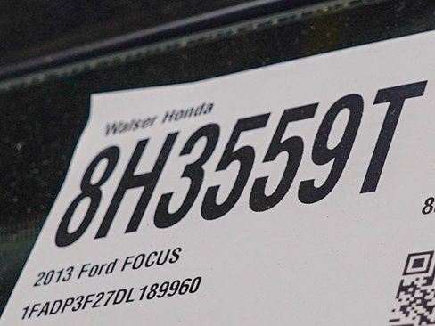 Used 2013 Ford Focus SE w/ SE Winter Pkg FWD image 27