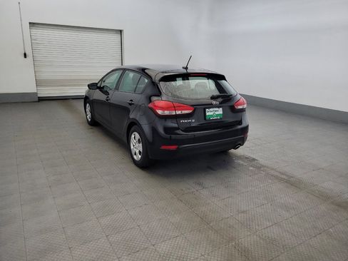 Used 2017 Kia Forte LX FWD image 5