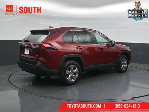 Used 2025 Toyota RAV4 XLE AWD/4WD image 2