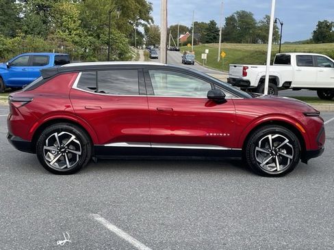 New 2025 Chevrolet Equinox EV LT image 8