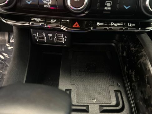 Used 2023 Dodge Durango R/T w/ Hemi Orange Plus Package RWD image 59
