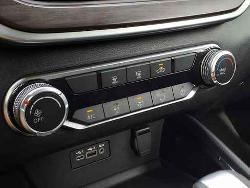 Used 2024 Nissan Altima 2.5 SV image 22