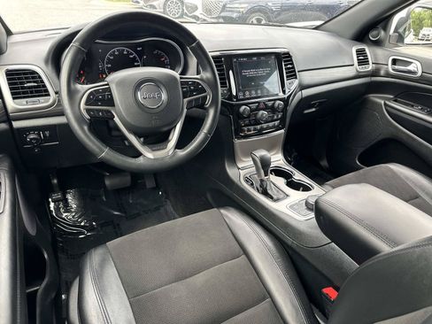 Used 2022 Jeep Grand Cherokee Laredo X AWD/4WD image 10